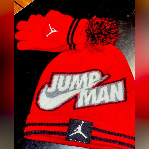 Jordan Other - NWT JORDAN 2PC HAT & GLOVES SET BOYS (Y) GYM RED
